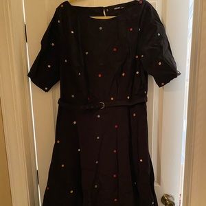 Never worn, 100% cotton dress with pockets and belt